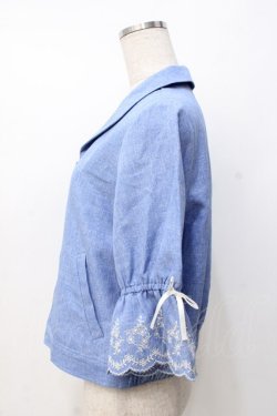 画像2: axes femme / スカラップ刺繍袖ブルゾン  サックス Y-25-07-21-032-AX-TO-SZ-ZY