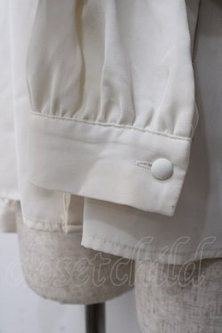 画像4: Fi.n.t / リボンタイ付きロゴ刺繍衿ブラウス  生成り Y-25-07-21-048-CA-BL-SZ-ZY