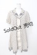 axes femme / ネコプリントワンピース  ベージュ Y-25-07-21-091-AX-OP-SZ-ZI