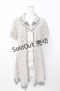 axes femme / ネコプリントワンピース  ベージュ Y-25-07-21-091-AX-OP-SZ-ZI