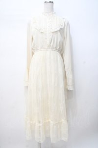 axes femme / カメオブローチ付ワンピース  オフ Y-25-07-21-096-AX-OP-AS-ZI