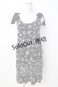HELL CAT PUNKS / 総柄ティアードワンピース  黒 Y-25-07-21-103-PU-OP-SZ-ZY
