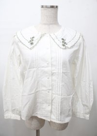 F i.n.t / 単色ローズブーケ刺繍ブラウス  白 Y-25-07-23-040-CA-BL-SZ-ZY