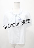 axes femme / ネモフィラ刺繍リボンブラウス F サックス Y-25-07-23-054-AX-BL-SZ-ZY