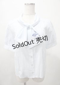 axes femme / ネモフィラ刺繍リボンブラウス F サックス Y-25-07-23-054-AX-BL-SZ-ZY