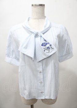 画像1: axes femme / ネモフィラ刺繍リボンブラウス F サックス Y-25-07-23-054-AX-BL-SZ-ZY