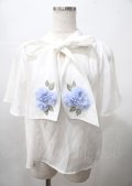 axes femme / 紫陽花装飾リボンブラウスプルオーバー F 白 Y-25-07-23-055-AX-TO-SZ-ZY
