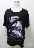 NieR Clothing / 和泉つばすコラボカットソー  黒 Y-25-07-25-030-PU-TS-AS-ZY