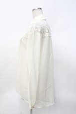 画像2: LIZ LISA / レース切替ブラウス  生成り Y-25-07-27-002-LO-BL-SZ-ZT017 (2)