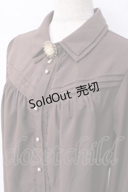 画像4: axes femme / カメオ付ピンタックブラウス M 茶 Y-25-07-29-048-AX-BL-SZ-ZY