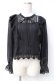 画像1: axes femme POETIQUE / 肩フリルレースブラウス M 黒 Y-25-07-29-050-AX-BL-SZ-ZY (1)