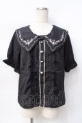 axes femme POETIQUE / チェリー刺繍リボン襟ブラウス  黒 Y-25-07-31-033-AX-TO-SZ-ZY