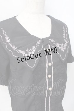 画像4: axes femme POETIQUE / チェリー刺繍リボン襟ブラウス  黒 Y-25-07-31-033-AX-TO-SZ-ZY