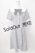 axes femme POETIQUE / ロゴ刺繍プリーツワンピース M グレー Y-25-08-02-065-AX-OP-SZ-ZY