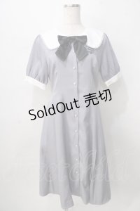 axes femme POETIQUE / ロゴ刺繍プリーツワンピース M グレー Y-25-08-02-065-AX-OP-SZ-ZY