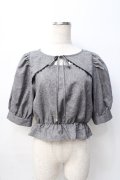 axes femme / フロントリボンブラウス F グレー Y-25-08-08-034-AX-BL-SZ-ZY
