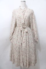 axes femme POETIQUE / アコーディオンティアードワンピース  生成り Y-25-08-11-044-AX-SK-SZ-ZY
