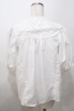 画像2: axes femme POETIQUE / フラワー刺繍襟パフ袖ブラウス M 白 Y-25-08-11-014-AX-BL-SZ-ZY