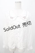 axes femme POETIQUE / ローズデザインフリルブラウス  白 Y-25-08-11-021-AX-BL-SZ-ZY