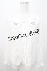 axes femme POETIQUE / ローズデザインフリルブラウス  白 Y-25-08-11-021-AX-BL-SZ-ZY