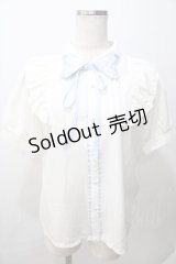 axes femme POETIQUE / バタフライ刺繍襟半袖ブラウス  生成り Y-25-08-15-065-AX-BL-SZ-ZY