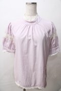 Maison de FLEUR / レース切替ブラウス  ラベンダー Y-25-08-15-073-LO-BL-SZ-ZY