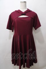 axes femme / カットアウトパーカーワンピース  ワイン Y-25-08-15-096-AX-OP-SZ-ZY