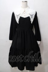 axes femme POETIQUE / 刺繍襟付きシスターワンピース  黒 Y-25-08-15-101-AX-OP-SZ-ZY