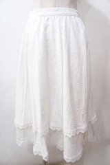 Maison de FLEUR / ドットスカート  白 Y-25-08-15-155-LO-SK-SZ-ZY