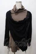 Ozz Croce / チャーム付きレイヤード風ハイネックトップス  黒×ベージュ Y-25-08-17-084-OO-TO-SZ-ZY
