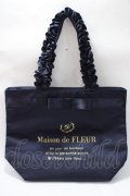 Maison de FLEUR / ブランドロゴフリルハンドルトートMバッグ  紺 Y-25-08-23-029-LO-BG-SZ-ZY
