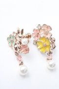 axes femme / ラビット×フラワーイヤリング  ゴールド Y-25-08-30-006-AX-AC-SZ-ZY