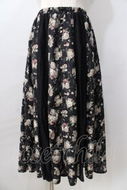 画像1: axes femme / 花柄ｘレーススカート  黒 Y-25-08-30-149-AX-SK-SZ-ZY