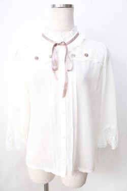 画像1: axes femme / プチローズ×リボンレースブラウス  白 Y-25-09-01-025-AX-BL-SZ-ZY