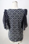 画像2: 【SALE】axes femme / 袖フリルカットワークレーストップス  紺 Y-25-09-05-045-AX-TO-SZ-ZT103 (2)