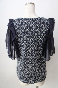 画像2: axes femme / 袖フリルカットワークレーストップス  紺 Y-25-09-05-045-AX-TO-SZ-ZT103