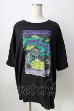 画像1: 【SALE】Candy Stripper / バーガーショップキャンディBIG Tシャツ  黒 Y-25-09-05-052-PU-TO-SZ-ZT202 (1)