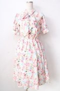 axes femme POETIQUE / フラワーキャットボウタイワンピース  イエロー Y-25-09-05-072-AX-OP-SZ-ZY
