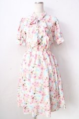 axes femme POETIQUE / フラワーキャットボウタイワンピース  イエロー Y-25-09-05-072-AX-OP-SZ-ZT120