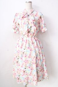 axes femme POETIQUE / フラワーキャットボウタイワンピース  イエロー Y-25-09-05-072-AX-OP-SZ-ZT120