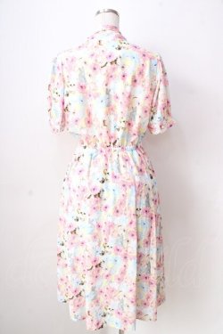 画像2: axes femme POETIQUE / フラワーキャットボウタイワンピース  イエロー Y-25-09-05-072-AX-OP-SZ-ZT120