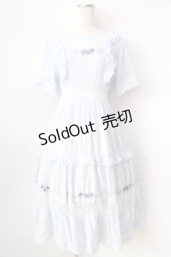 画像1: axes femme POETIQUE / フラワー刺繍ピナフォアワンピース  サックス Y-25-09-05-073-AX-OP-SZ-ZY