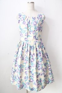 an another angelus / フラワープリントマルバックルベルトノースリーブワンピース  生成り Y-25-09-05-083-CA-OP-SZ-ZY