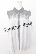 axes femme / ヨーク刺繍ノースリチュニック  グレー Y-25-09-07-067-AX-BL-SZ-ZT113