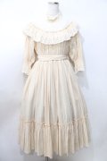 Sheglit / 紫陽花のレースドレス M アイボリー Y-25-09-11-045-EL-OP-SZ-ZY