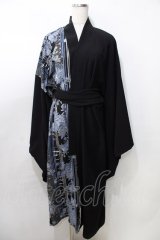Deorart / 和柄切替着流しガウン  黒×青 Y-25-09-11-053-PU-JA-SZ-ZY