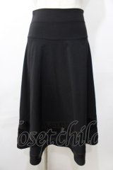 Ozz On / ストレッチフレアースカート  黒 Y-25-09-11-082-OO-SK-SZ-ZY