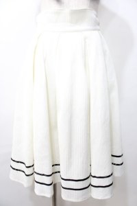 Innocent World / 裾ラインタックフレアースカート M 白 Y-25-09-11-086-IW-SK-SZ-ZY