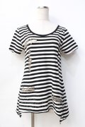 GLAD NEWS / 安ピン付きダメージカットソー  白黒 Y-25-09-13-008-GL-TO-SZ-ZY