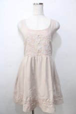 画像1: 【SALE】Fi.n.t /スカラップ刺繍ワンピース F ベージュ Y-25-09-13-097-CA-OP-SZ-ZT022 (1)